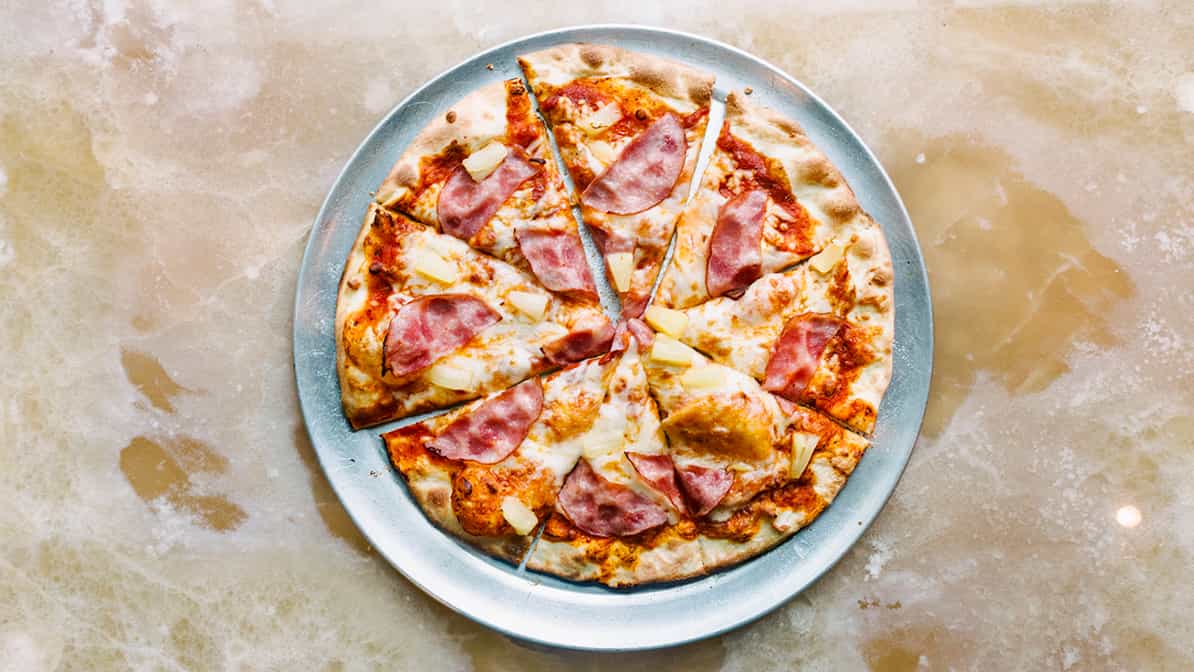 Find Hawaiian Pizza Near Me - Order Hawaiian Pizza - DoorDash