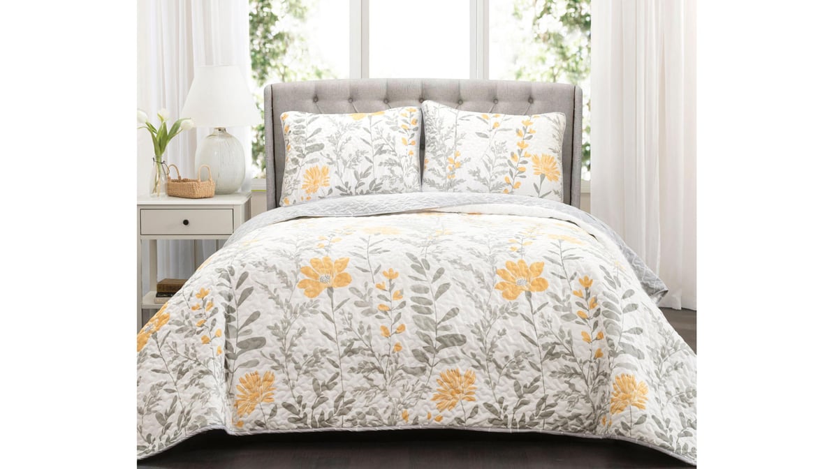 Lush Decor King Size Floral Quilt Set Aprile White & Yellow (3 ct) |  Delivery Near Me - Doordash