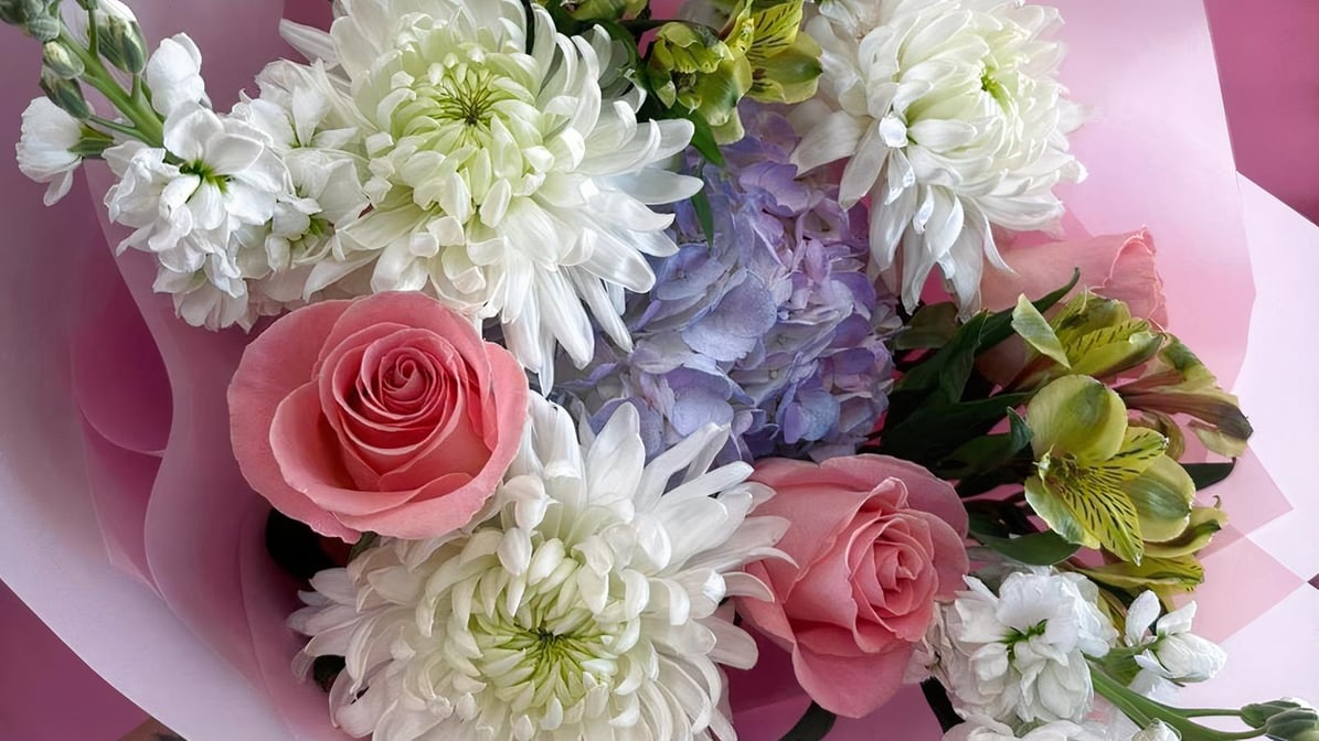 Fresh cut roses I ❤️ U Box – Luxe Flower Box Hallandale Shop