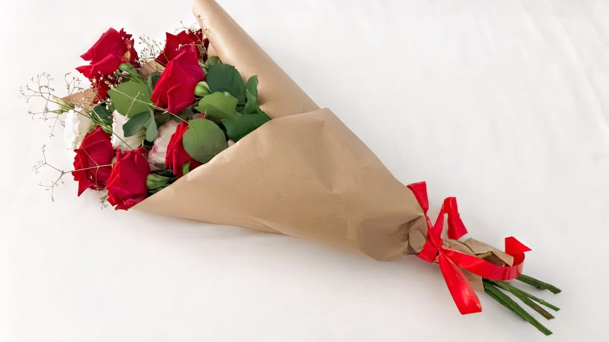 Fresh Rose Seasonal Flower Bouquet – Susan Flowers