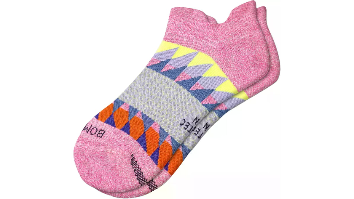 Bombas Unisex Performance Running Ankle Socks Medium Neon Pink | Delivery Near  Me - Doordash