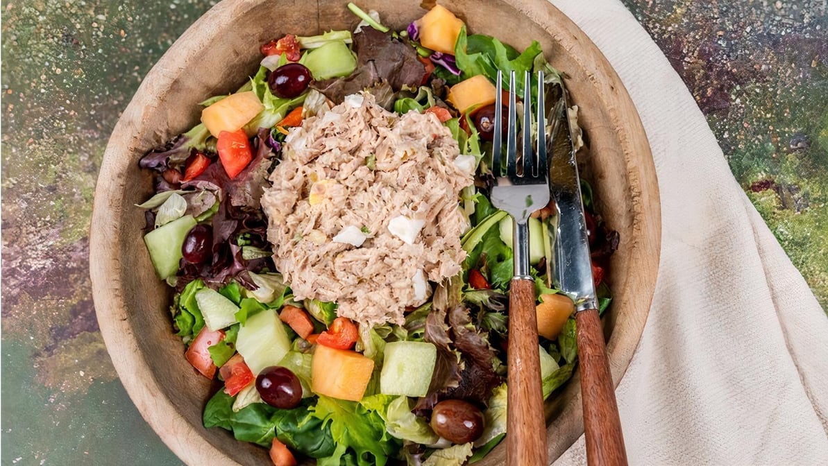 Fresh, cold, and clean salad bar - Picture of East Bay Deli, Columbia -  Tripadvisor