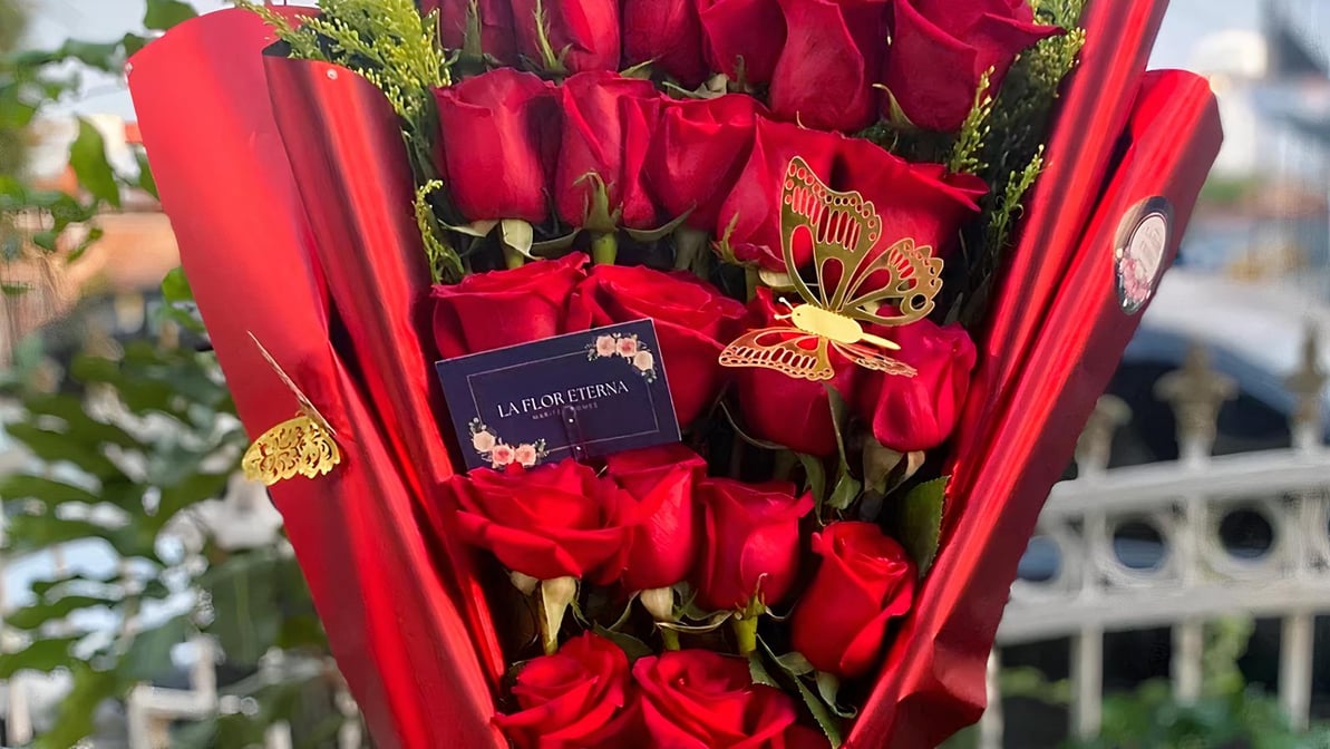 La Flor Eterna (2585 Sale Place) Floral Delivery - DoorDash