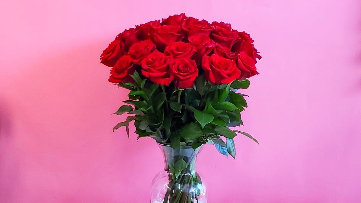 Fresh cut roses I ❤️ U Box – Luxe Flower Box Hallandale Shop