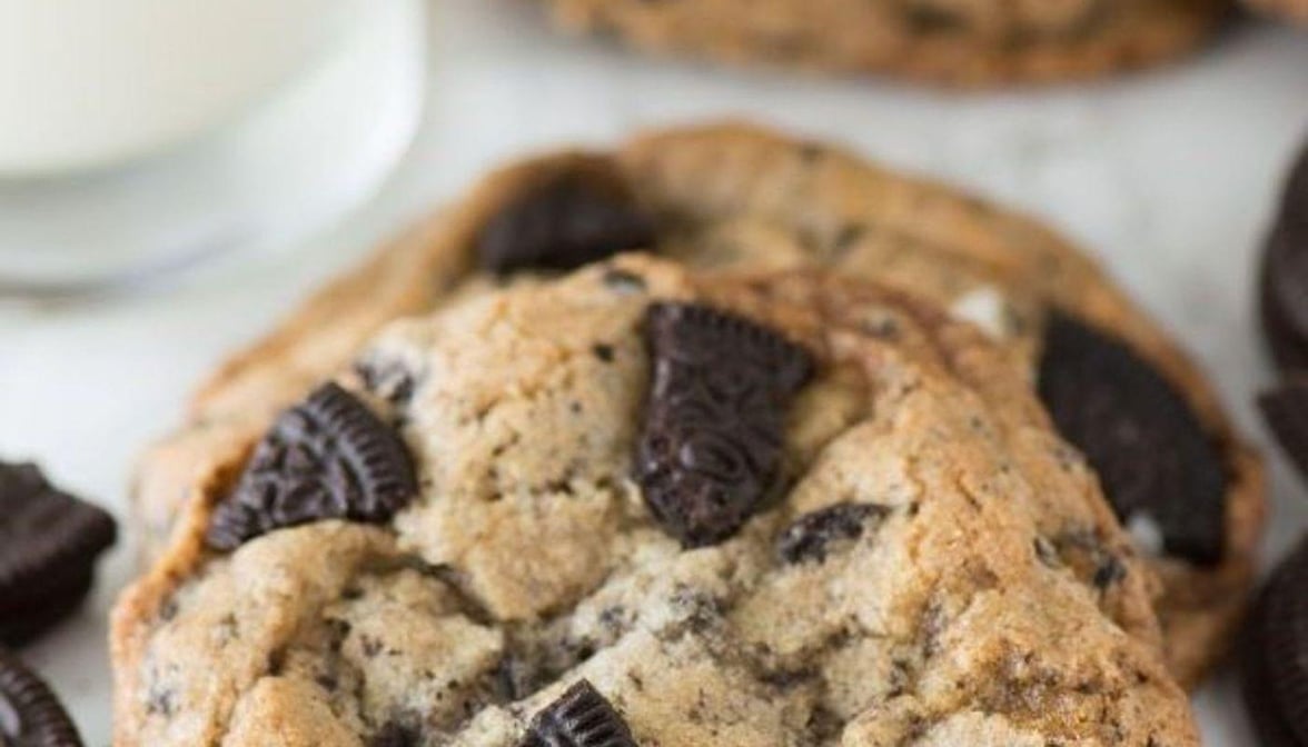 Classic Soft Baked Chocolate Chip Cookie (3 oz) Delivery - DoorDash
