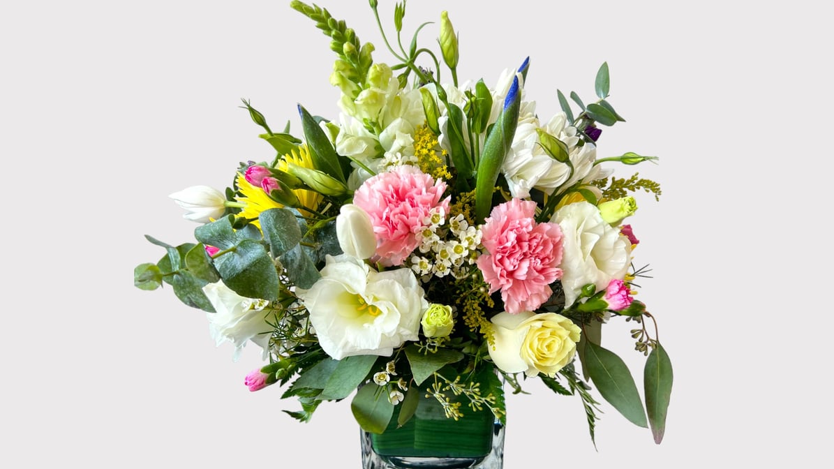 Blooming Tumbler Houston Florist: Luscious Blooms