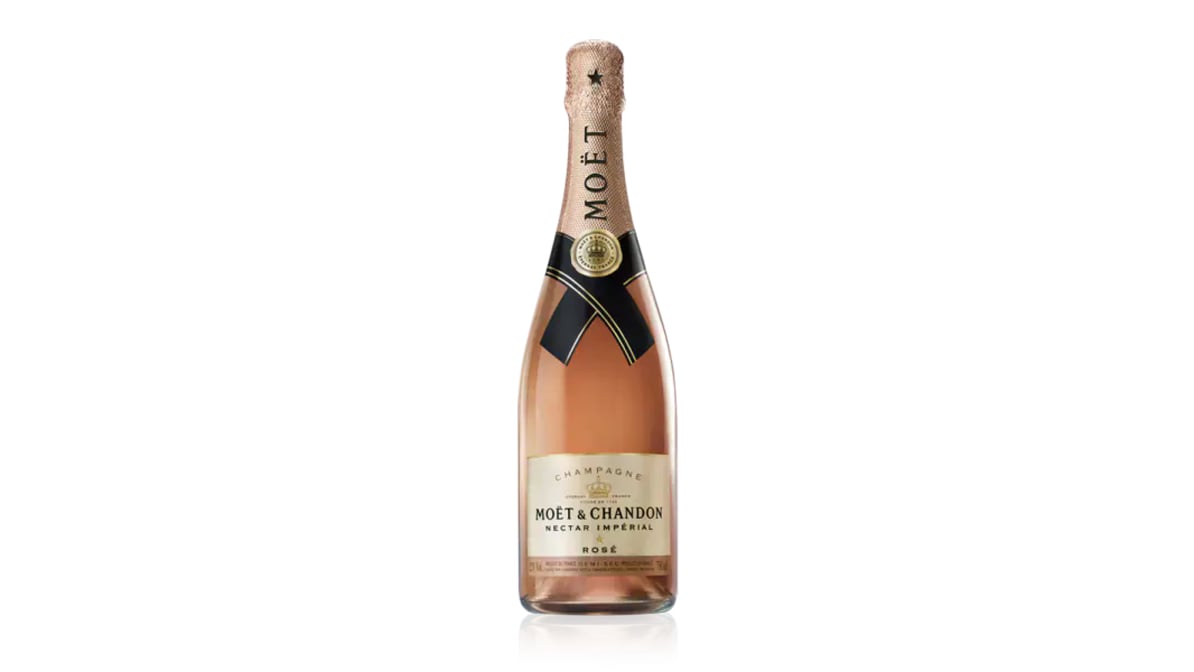 Moet Rose' Champagne - Bottle  Rose champagne, Moet rose, Champagne