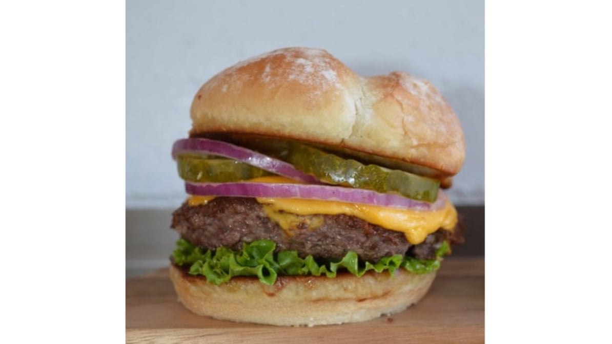 Fat Ronnie's: Miami's Burger Haven, Debora Sailor