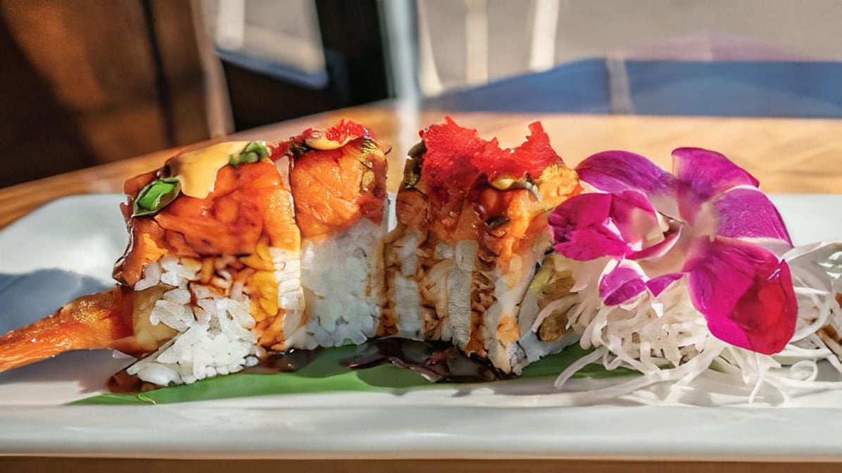 CRAVE American Kitchen & Sushi Bar (The Galleria - Edina), 3520 W