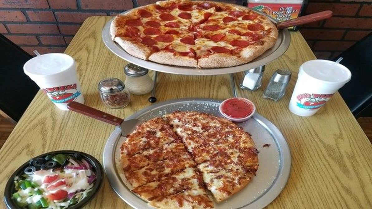 Papa's Pizza To Go - 38 Palmer St Circle, Franklin, NC 28734