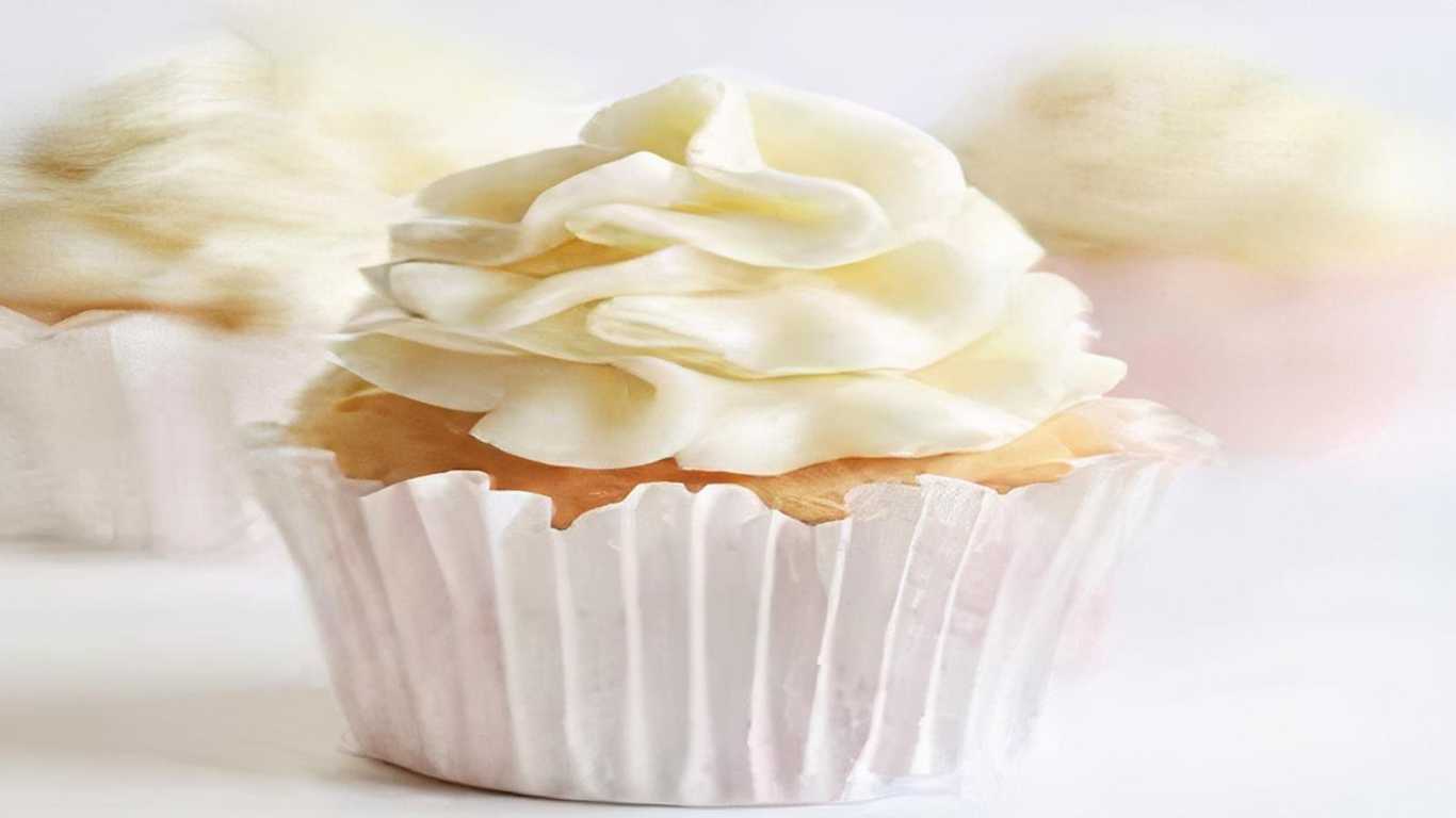 Order Vanilla Cupcake food online from Mathis Family Toasters store, Schiller park on bringmethat.com