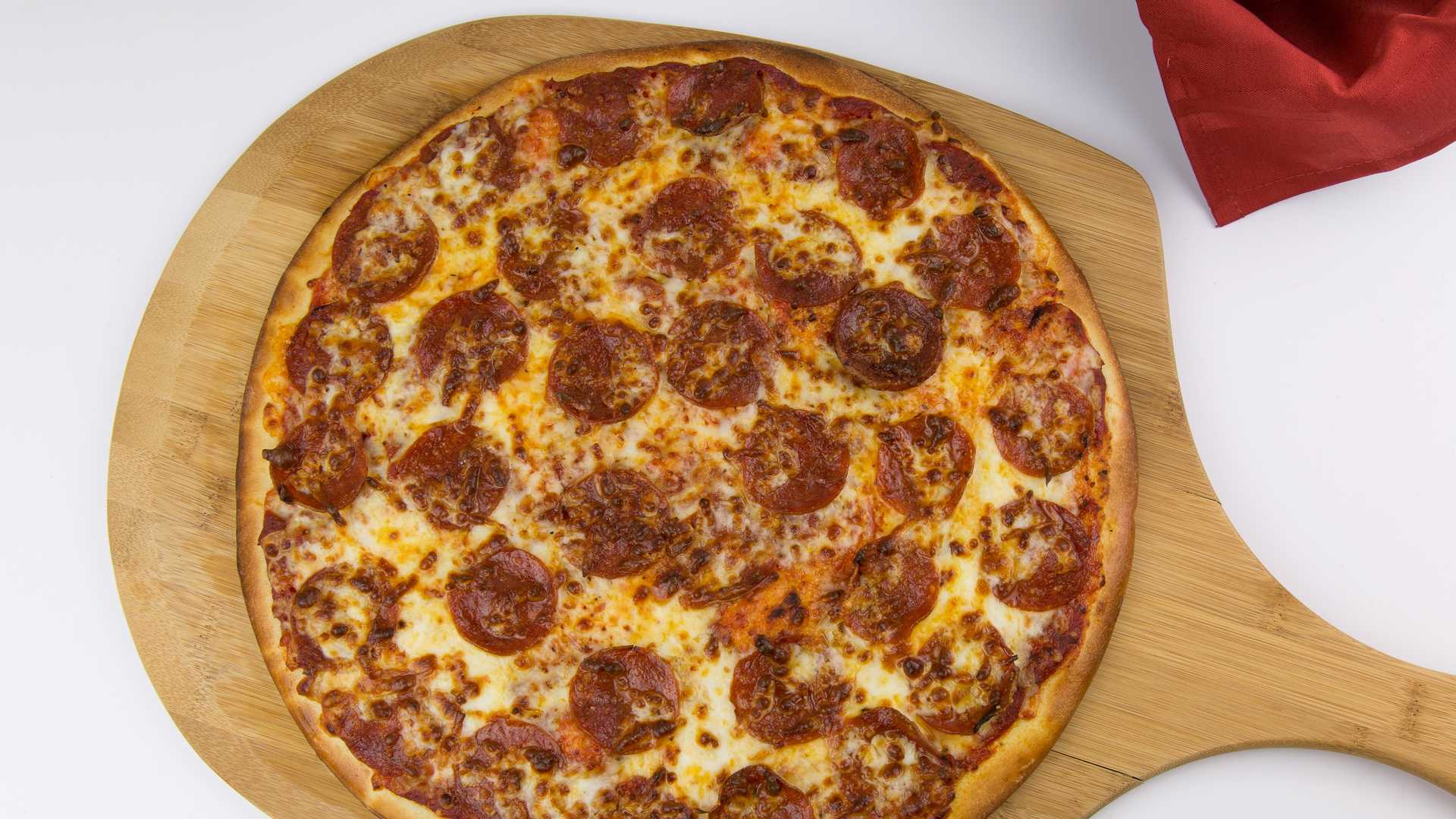 Order Pepperoni Pizza food online from Mama Deluca's Pizza store, Shelby Charter Twp on bringmethat.com