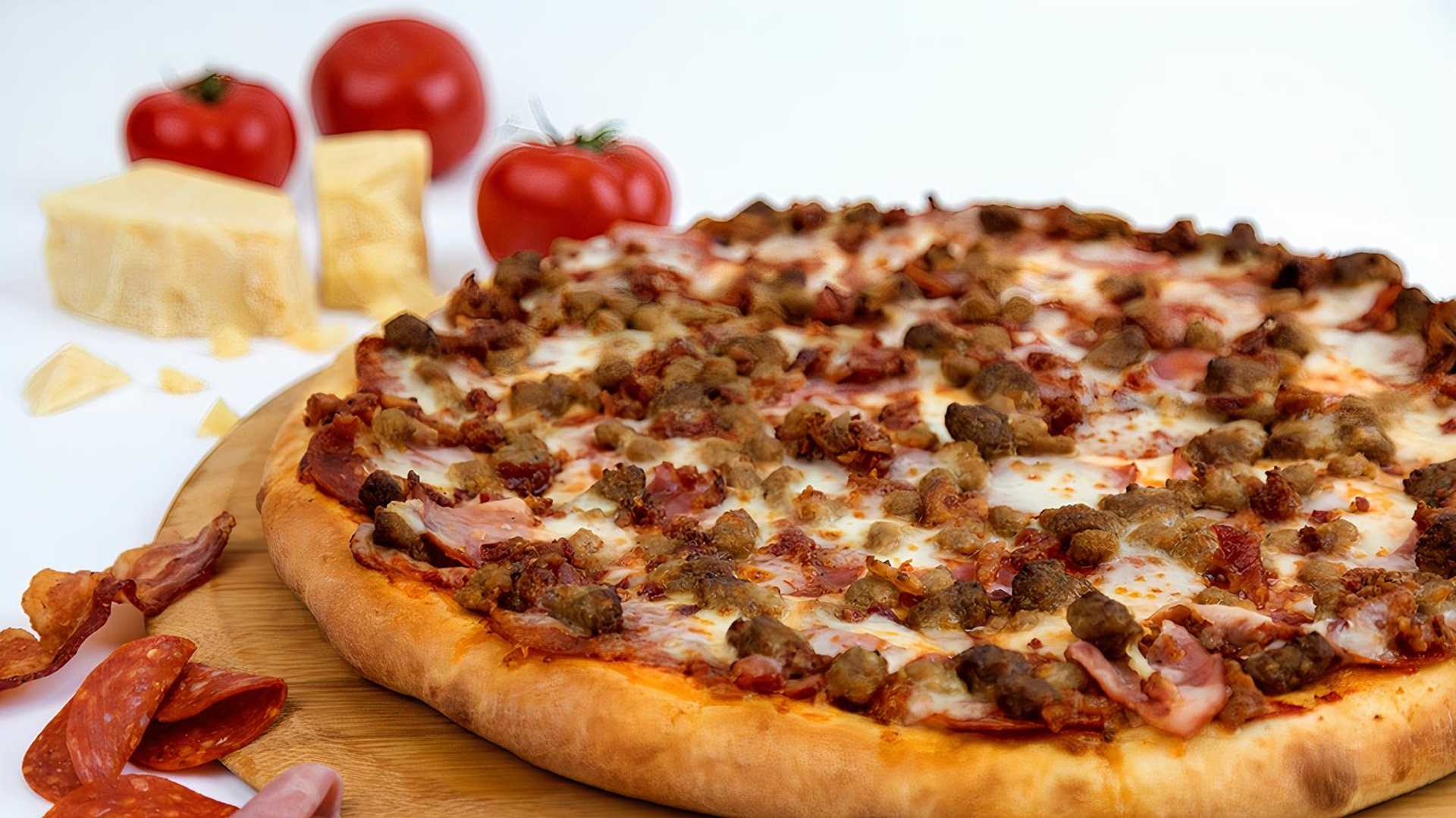 Order Butcher's Best (Peprni,ItalSausg,Ham,Bacn,Beef) food online from Mama Deluca's Pizza store, Shelby Charter Twp on bringmethat.com
