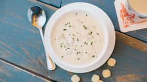 Order NEW ENGLAND CLAM CHOWDER (WHITE) food online from The Fish Market - San Mateo store, San Mateo on bringmethat.com