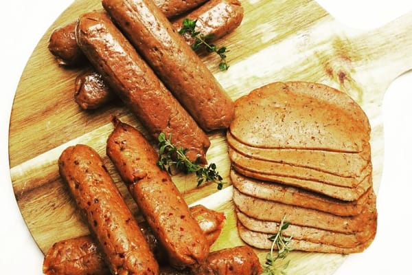 Brats and Pregnancy: Is it Safe to Indulge in this Savory Delight?
