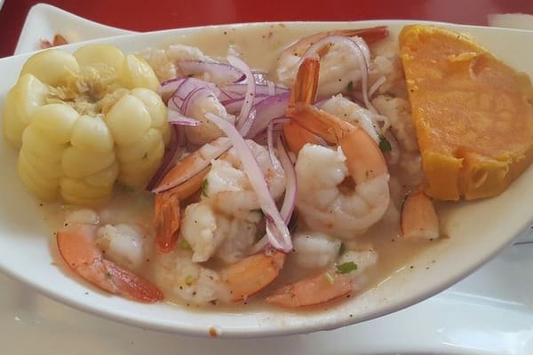 Caldo de Pescado y Camaron (Seafood Soup) - La Piña en la Cocina