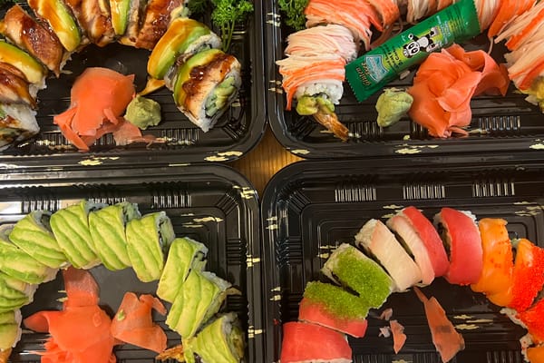 Sushi Set With Salmon, Tuna, Shrimp, Eel, Caviar, Soy Sauce