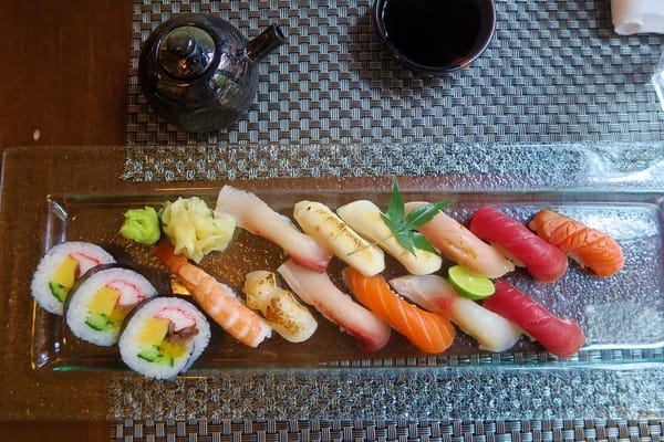 Assorted sushi set 11pcs