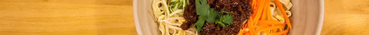 Noodles with Minced Beef Paste 炸酱面