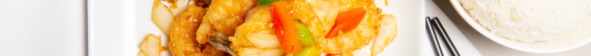 67. (Épicé / Spicy) Crevettes ou calmars sautés sel et poivre / Shrimps or Squids Stir-fried Salt...