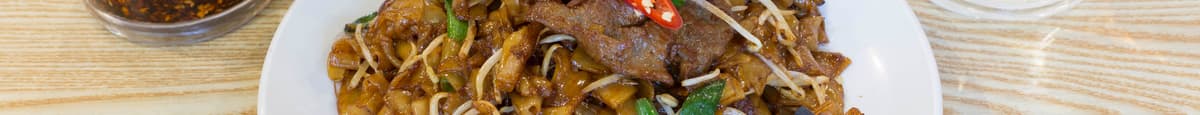 Stir Fried Beef with Flat Noodle