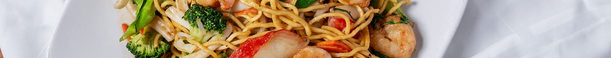 30e. Seafood Chow Mein