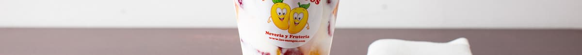 Yogurt con fruta / Yogurt with Fruit