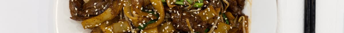 Stir Fried Rice Noodles with Beef