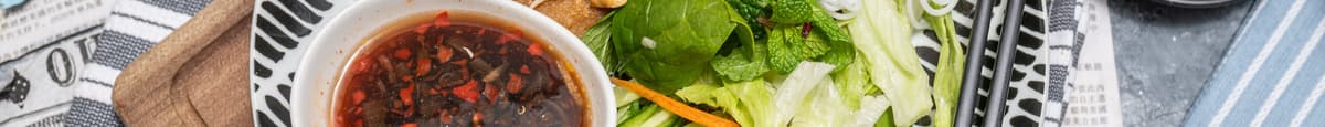 Vegan Crispy Chicken Noodle Salad (VG)