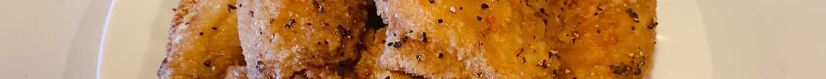 15. Fried Chicken Wings With Garlic/ Honey Sauce 炸魚香雞翅/ 蜜汁雞翼