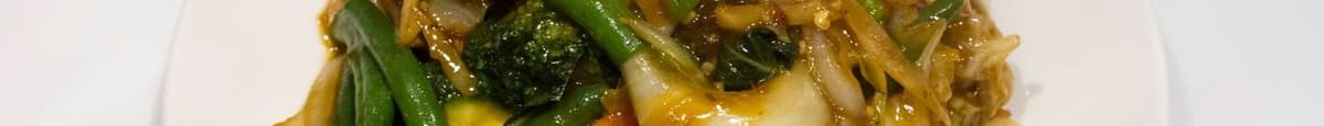 40. Légumes variés sautés dans une sauce citronelle / Sauteed Mixed Vegetables With Lemongrass