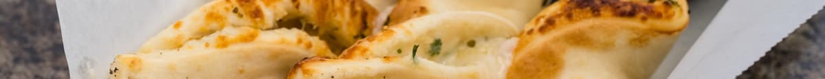 Garlic Parmesan Groovy Twists™ 3 Pieces