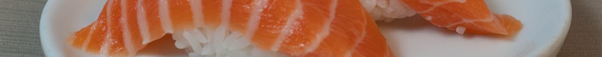 Salmon (Sake) Cut Roll
