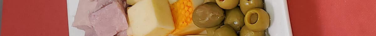 Ham, Cheese & Olives Platter (Picadera de queso, jamón y aceitunas)