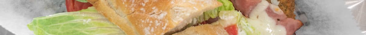 Milanesa de Pollo de la Casa Chicken Schnitzel Sandwich 