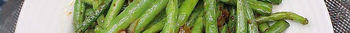 1. 干煸四季豆 Garlic Green Beans