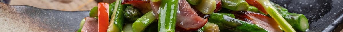 Stir Fried Asparagus with Smoked Pork / 芦笋炒腊肉