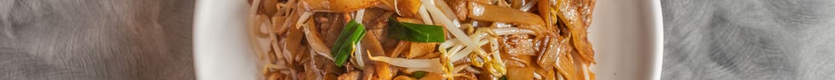 p7. Beef Fried Ho Fan with Bean Sprouts / 干炒 牛 河
