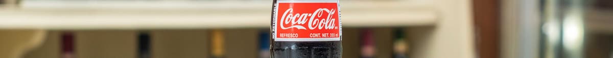 Coca Cola 2 L(Plastic Bottle 33.81 oz)