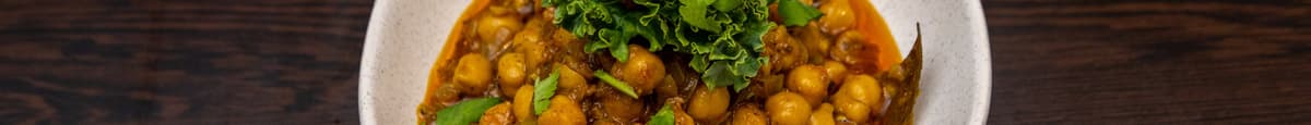 "Rustico's” Chole + Kale Curry