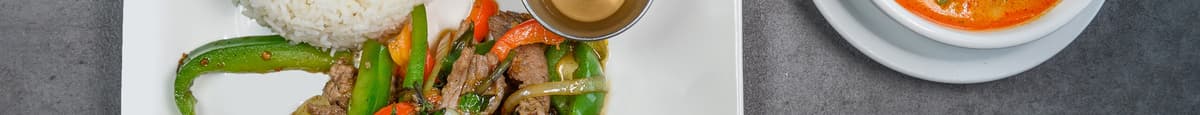 Rouleau impérial, soupe tom yum et bœuf thaï au basilique avec riz / Egg Roll, Tom Yum Soup, Thaï Beef with Basil and Rice