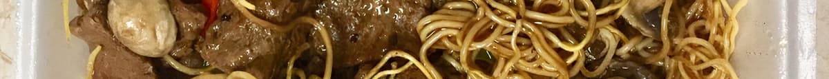 67. Fried Noodle with Vegetarian Ball / 素丸炒麵