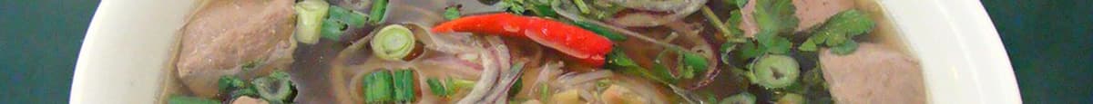 Soupe de nouilles aux boulettes de viande pho tonkinois / Tonkinese Pho Meatballs Noodles Soup