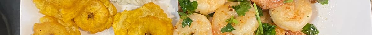 Camarones con Tostones / Shrimp with Green Plantain