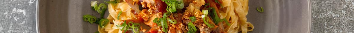 Burmese Garlic Noodle Chicken