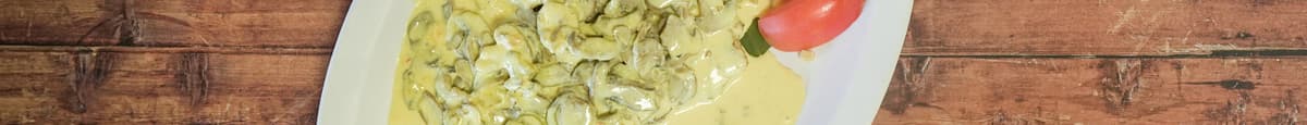 Pechuga en Salsa de Champiñones / Chicken Breast in Mushroom Sauce
