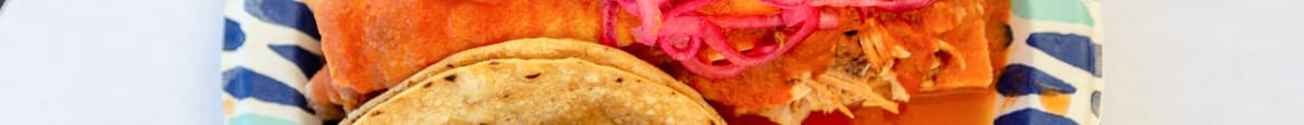 Torta Ahogada (Con 2 Tacos Dorados) / Drowned Torta (With 2 Golden Brown Tacos)