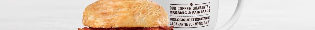Croissant Bacon & Egger® Combo / Combo chef-d’œuf™ avec bacon sur croissant 