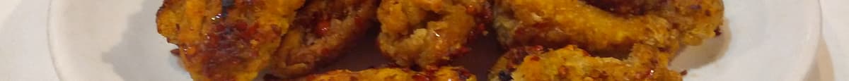 10. Crispy Hot & Spicy Chicken Wings (6pc) 炸辣鸡翼