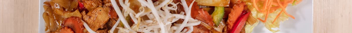 39. Pad Kee Mao Tuk Tuk / Spicy Drunken Noodles Stir-Fried